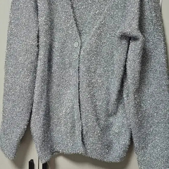 [BUNJANG] Silver Yarn Knit Cardigan / 은색 털실 니트 가디건