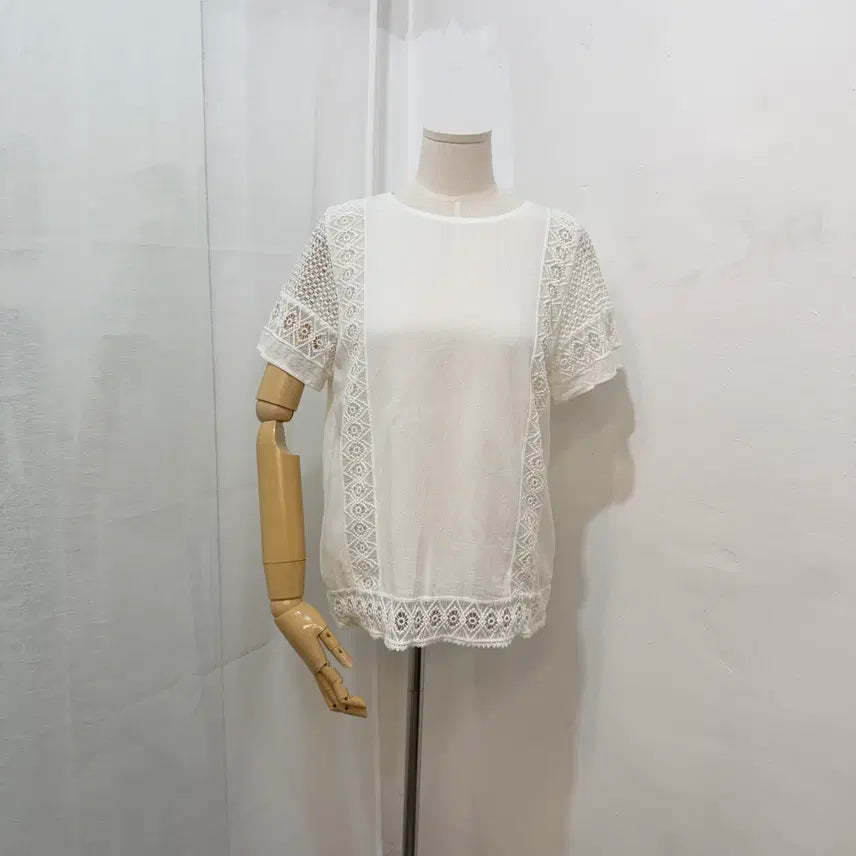 [BUNJANG] BCBG Lace White Short Sleeve Blouse / BCBG 레이스 화이트반팔블라우스 반팔티 4892
