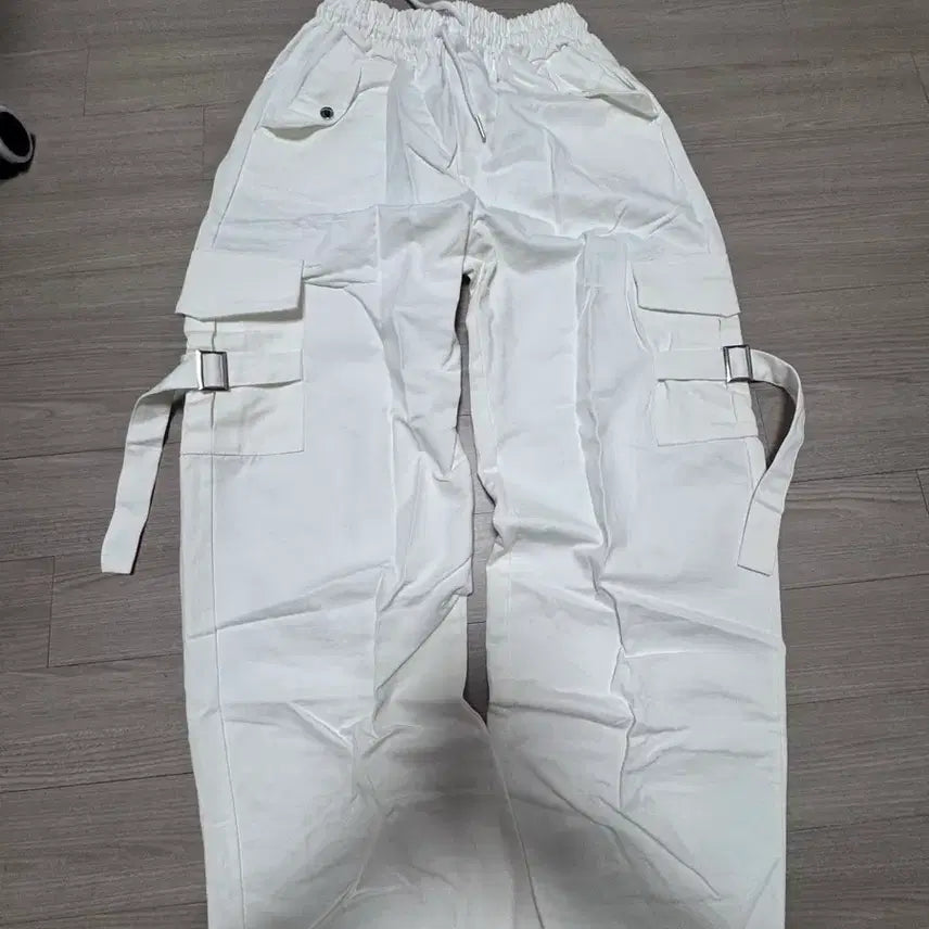 [BUNJANG] White Cargo Pants / 화이트 카고 팬츠