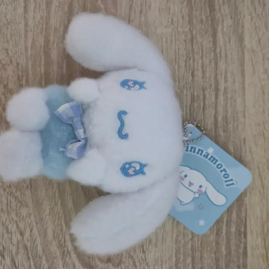[BUNJANG] Cinnamoroll Keychain with Blue Check Ribbon / 시나모롤 키링
