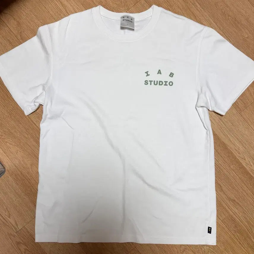 [BUNJANG] IAB Studio Short Sleeve T-Shirt (White/Light Green) / [L] 아이앱(IAB) 스튜디오 반팔(화이트 라이트 그린)