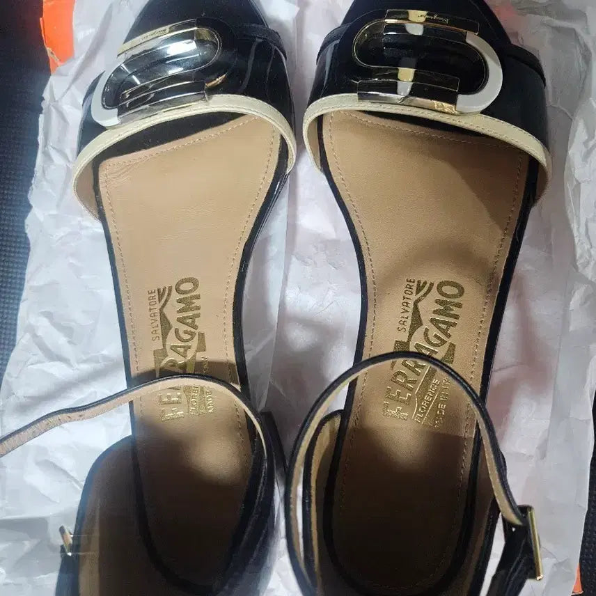 [BUNJANG] Salvatore Ferragamo Strap Sandals / 페라가모  스트랩 샌들