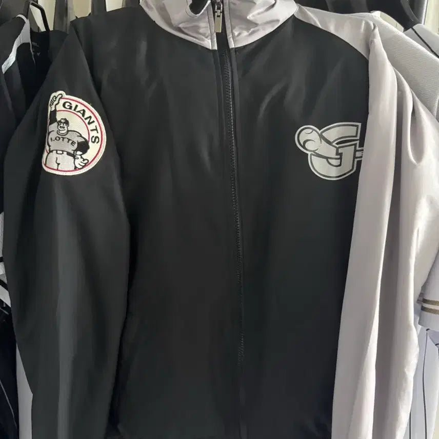 [BUNJANG] Lotte Giants Vintage Jumper - Size 100 / (희귀 매물) 롯데 자이언츠 올드 점퍼 100사이즈