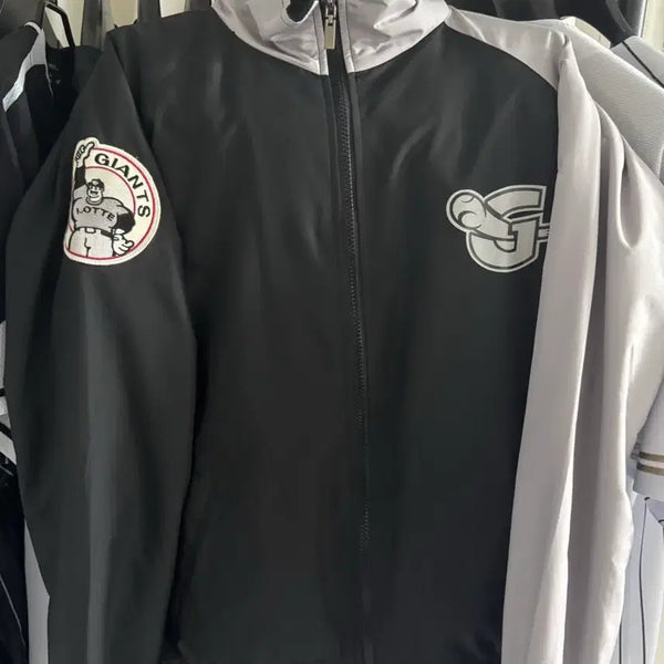 [BUNJANG] Lotte Giants Vintage Jumper - Size 100 / (희귀 매물) 롯데 자이언츠 올드 점퍼 100사이즈