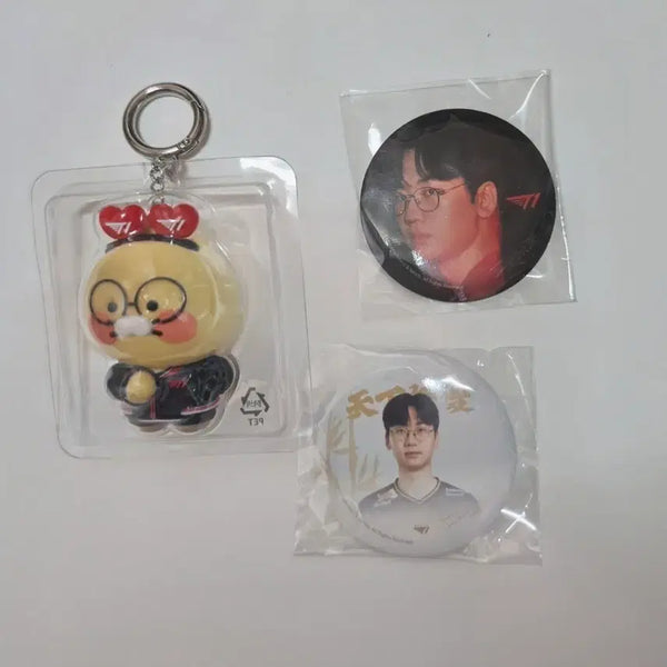 [BUNJANG] T1 Doran Chunsik LED Keyring & Worlds Badge Bundle Set / t1 doran 티원 도란 춘식이 LED키링, 월즈 뱃지