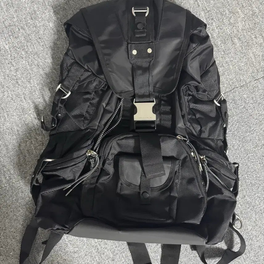 [BUNJANG] Andersson Bell Technical Small Berlin Backpack Black / 앤더슨벨 테크니컬 스몰 베를린 백팩 블랙
