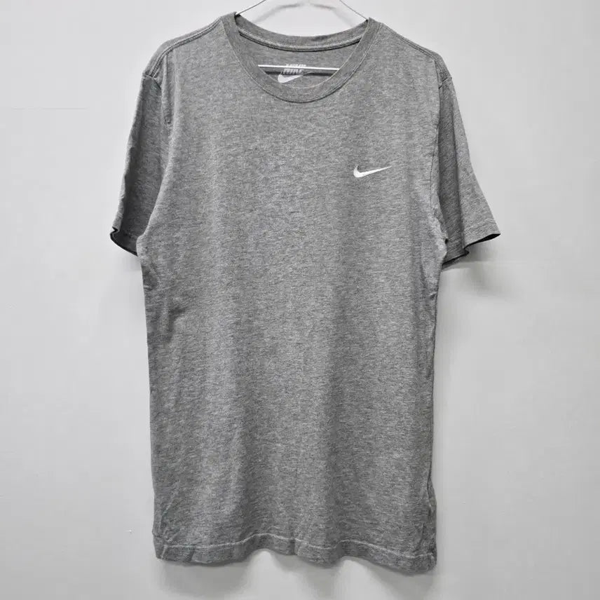 [BUNJANG] Nike Round T-shirt Size 95 / 나이키 95사이즈 라운드티/3966/더본