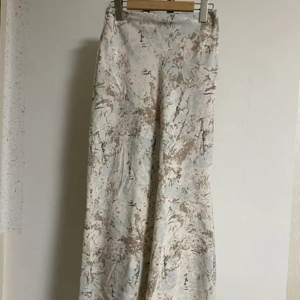 [BUNJANG] Blue and Brown Pattern Long Skirt with Back Banding / 블루와 브라운 패턴 뒷밴딩 롱롱 스커트 55-작66
