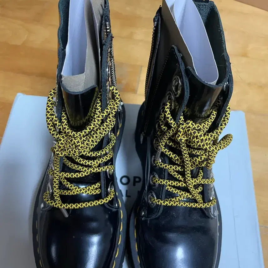 [BUNJANG] Dr. Martens Jadon Max 8-Eyelet Black Platform Boots / 닥터마틴 제이든 맥스 8홀 블랙 플랫폼 부츠230