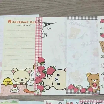 [BUNJANG] Vintage Rilakkuma & Korilakkuma Strawberry Cafe Memo Pad Paper Goods / 고전 리락쿠마 메모지 지류 문구류 코리락쿠마 카페 소분 메모띵 메모지띵 딸기
