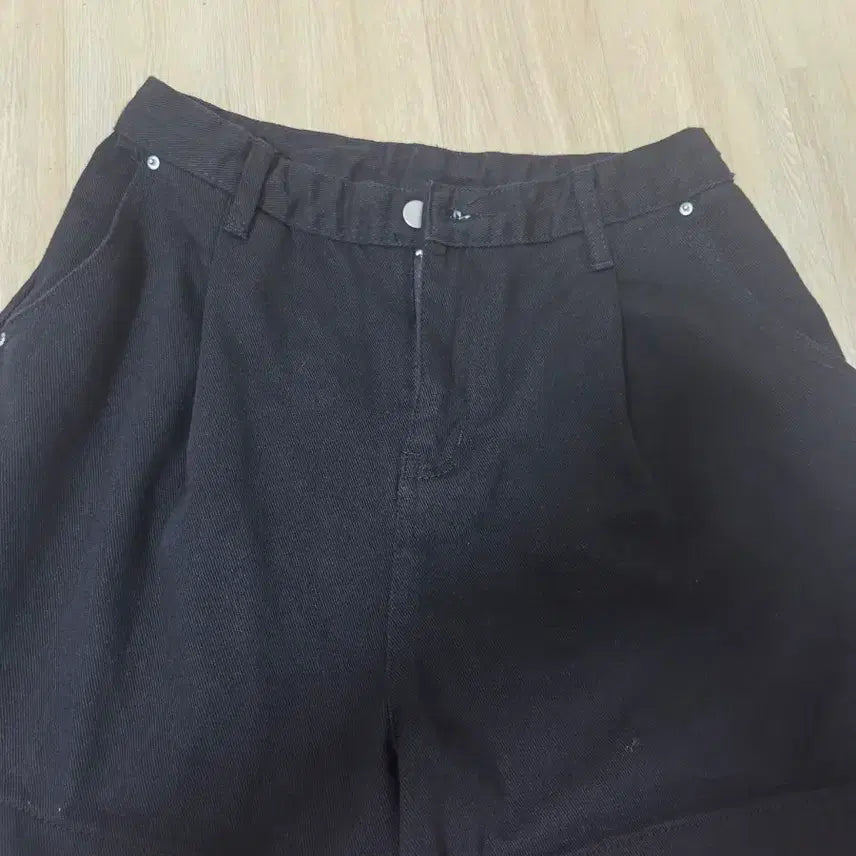 [BUNJANG] High-Waist Pintuck Wide Cotton Shorts / 하이웨스트 핀턱 와이드 코튼 반바지