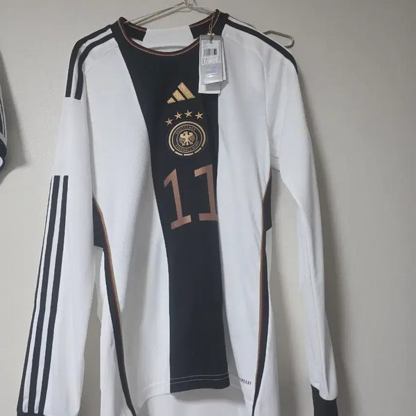 [BUNJANG] Adidas 2022-24 Germany National Team Home Replicas Soccer Jersey Long Sleeve (Thomas Müller) Size S (US 95) / 22/24카타르 월드컵 독일 국대 홈 로이스 유니폼 져지 긴팔 판매 95S택