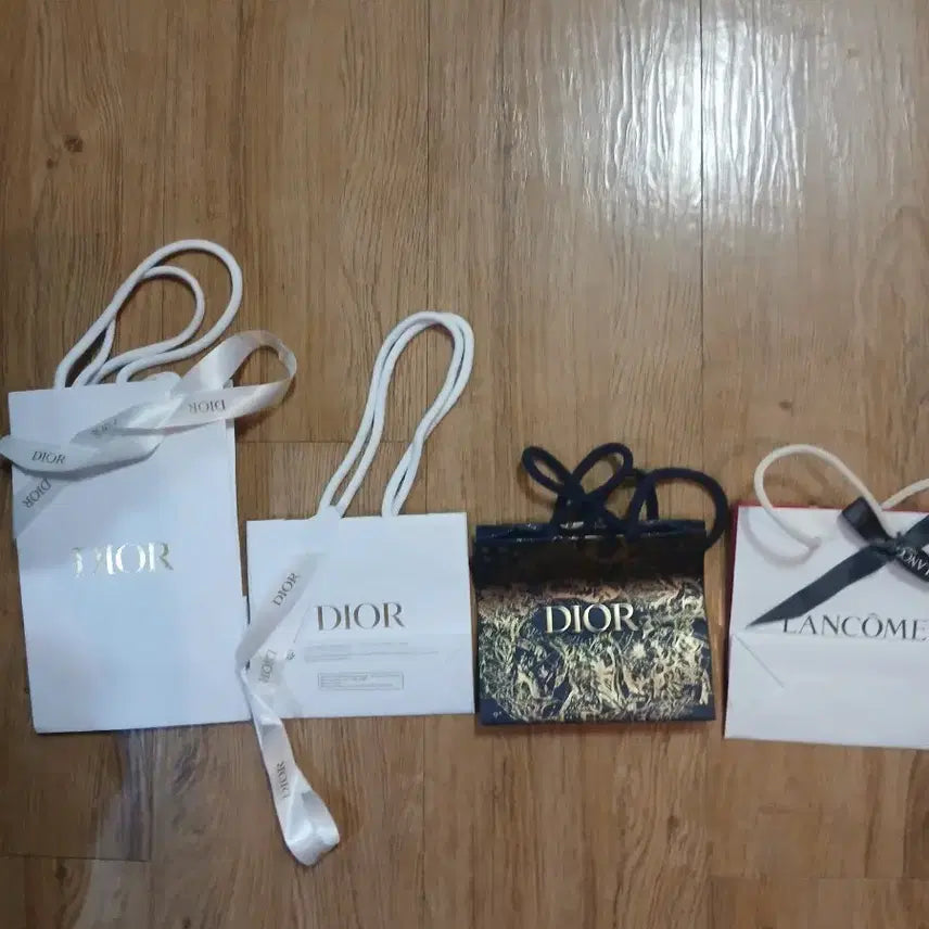 [BUNJANG] Dior & Lancôme Shopping Bags (Set of 4) / 디올 쇼핑백 랑콤 쇼핑백 4종 다갑니다