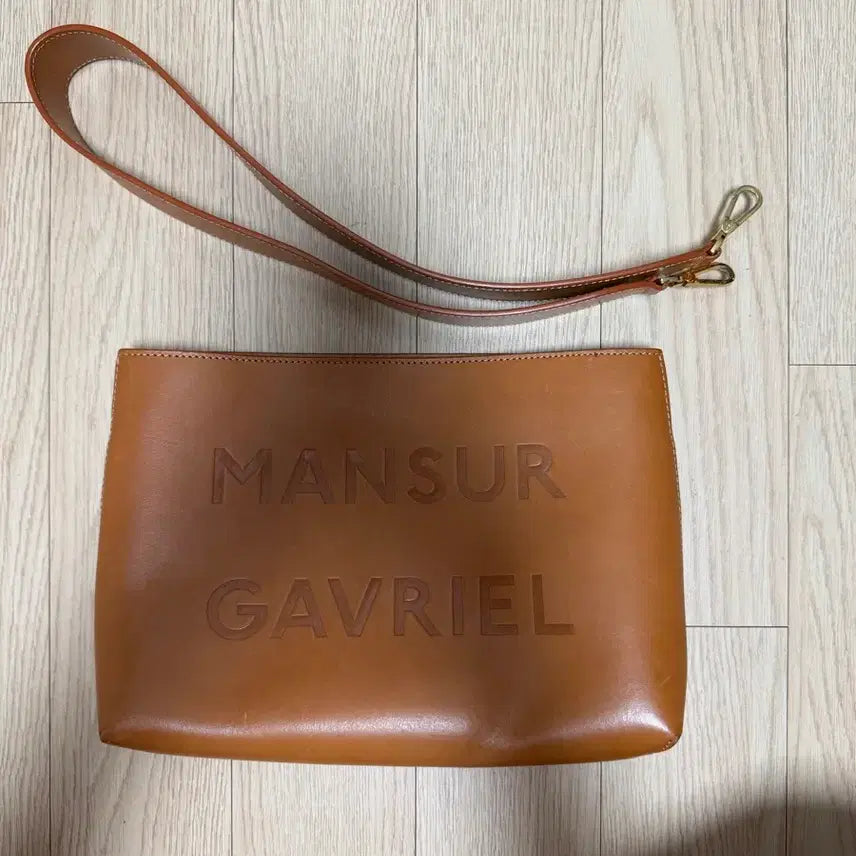 [BUNJANG] Mansur Gavriel Brown Leather Clutch Bag / 만수르 가브리엘 클러치백 브라운 레더