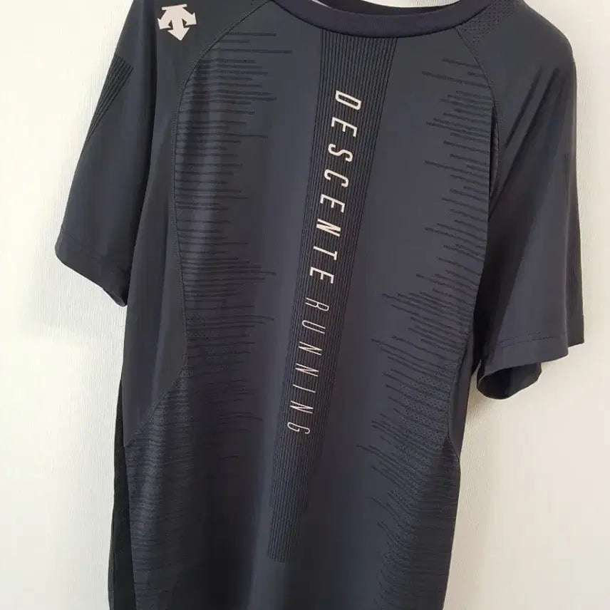 [BUNJANG] Descente Authentic Men's Performance T-Shirt / 데상트 정품 남성 기능성티셔츠