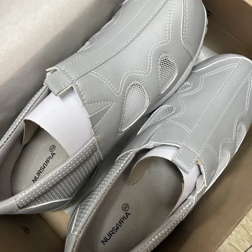 [BUNJANG] Nuspia Nurse Shoes Size 250 / 너스피아 간호화 250사이즈