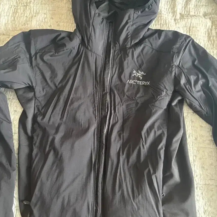[BUNJANG] Arc'teryx Atom Hoodie Black / 아크테릭스 아톰 후디 블랙