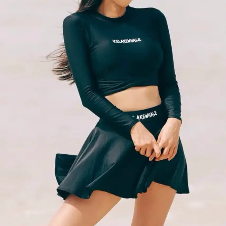 [BUNJANG] Cropped Rash Guard Skirt Set / 크롭 래쉬가드 스커트 세트