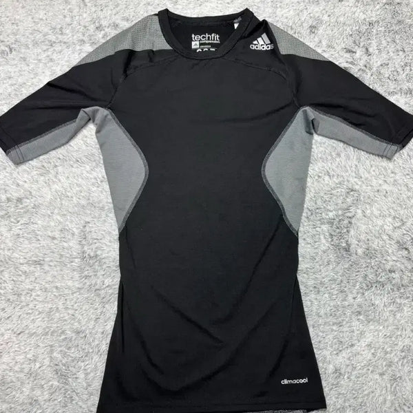 [BUNJANG] Adidas Techfit Short Sleeve Top (Size 95) / 아디다스 테크핏 (95)