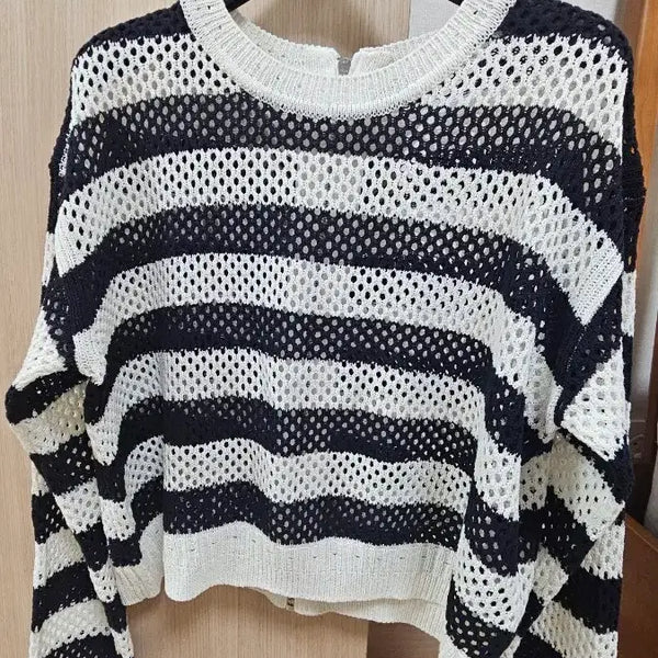 [BUNJANG] VOV Striped Knit Sweater / 보브 스트라이프 니트 스웨터