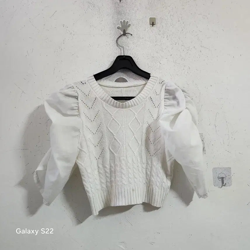 [BUNJANG] White Puff Sleeve Knit / 화이트 퍼프 소매 니트