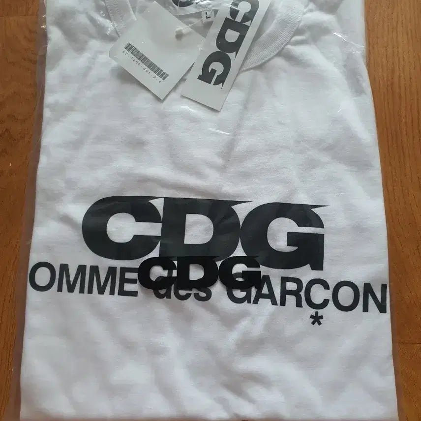[BUNJANG] Comme des Garçons CDG White T-Shirt Size L / CDG 꼼데가르송 반팔티 화이트L