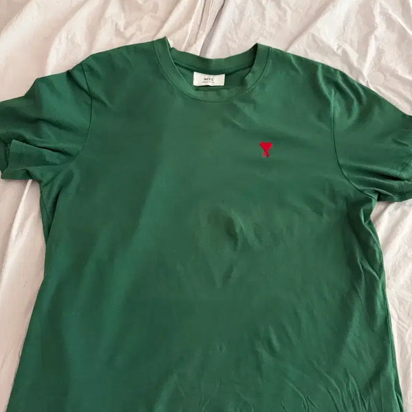[BUNJANG] AMI Heart Logo Short Sleeve T-Shirt Green / 아미 하트 로고 반팔 티셔츠 그린