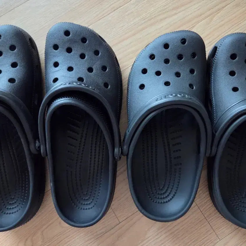 [BUNJANG] Crocs Black Shoes (Mens M10/W12, Kids J6) - Bundle Set / 크록스 블랙 280 240 일괄판매