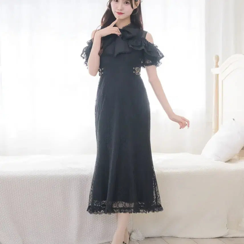 [BUNJANG] ROJITA Lolita Harajuku Shoulder Cutout Lace Black Long Dress / 일본해외의류 브랜드 ROJITA 로지타 :: 로리타 하라주쿠 어깨트임 레이스 블랙롱원피스 드레스