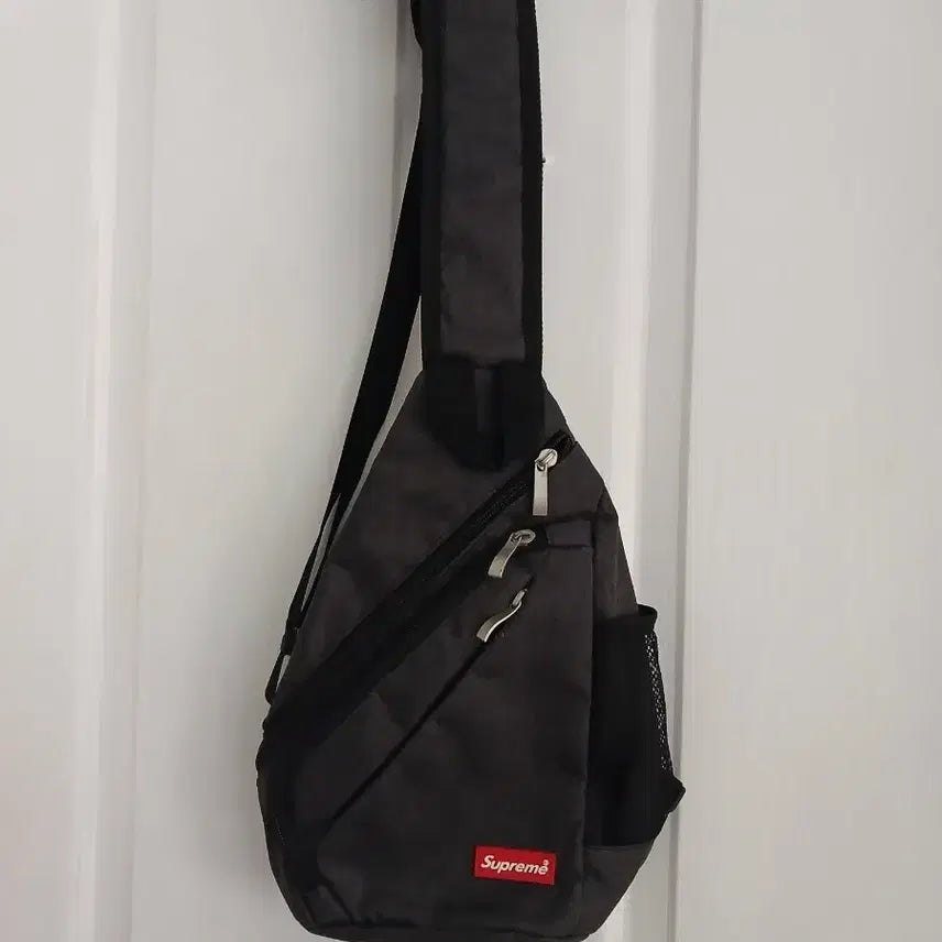 [BUNJANG] Supreme Sling Bag (Dark Gray) / Supreme 슬링백 (다크 그레이)