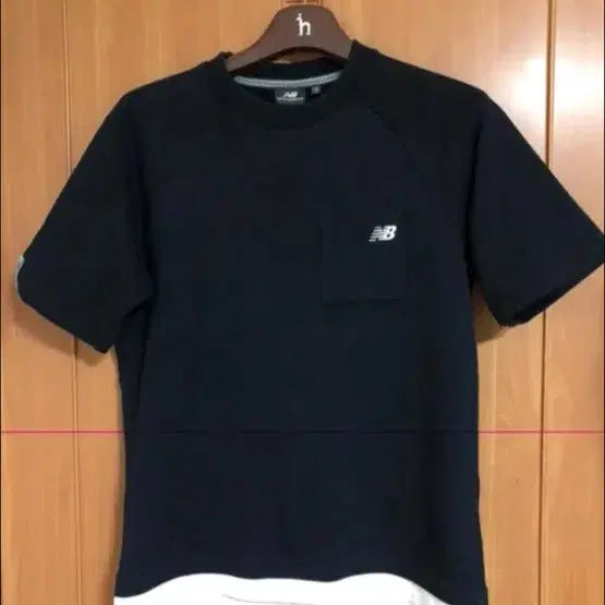 [BUNJANG] New Balance Black Layered T-Shirt S / 뉴발란스 검정 레이어드 티셔츠 S