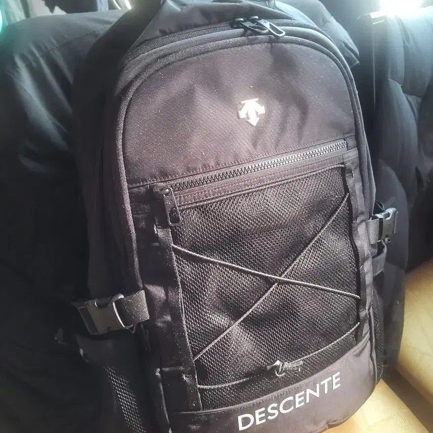 [BUNJANG] Descente Backpack Black / 데상트 백팩 블랙