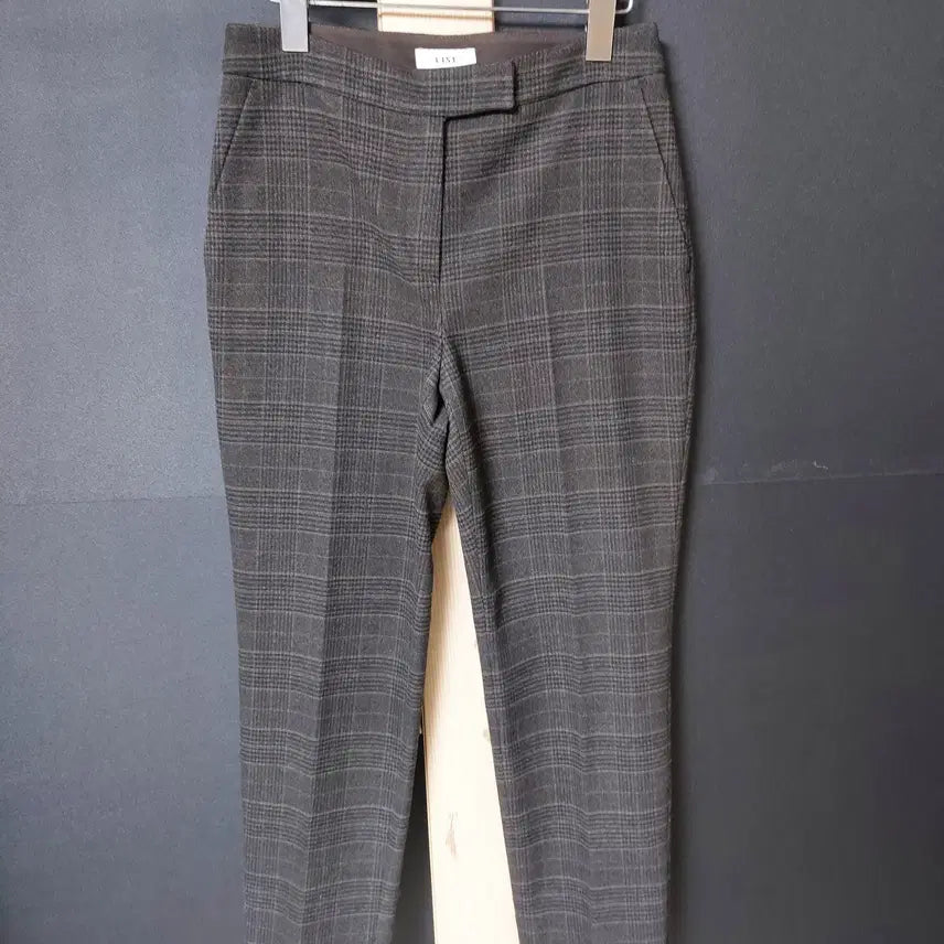 [BUNJANG] LIST Brown Checked Slim Fit Slacks Pants (Size 55) / 진짜만원 LIST 55 기모팬츠 브라운