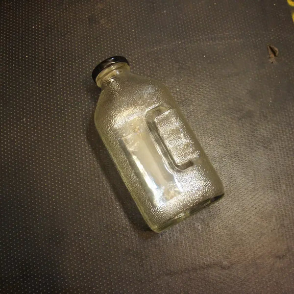 [BUNJANG] Vintage Glass Water Bottle with Black Lid / 유리물병 빈티지물병 엔틱소품 빈티지소품 인테리어소품UU