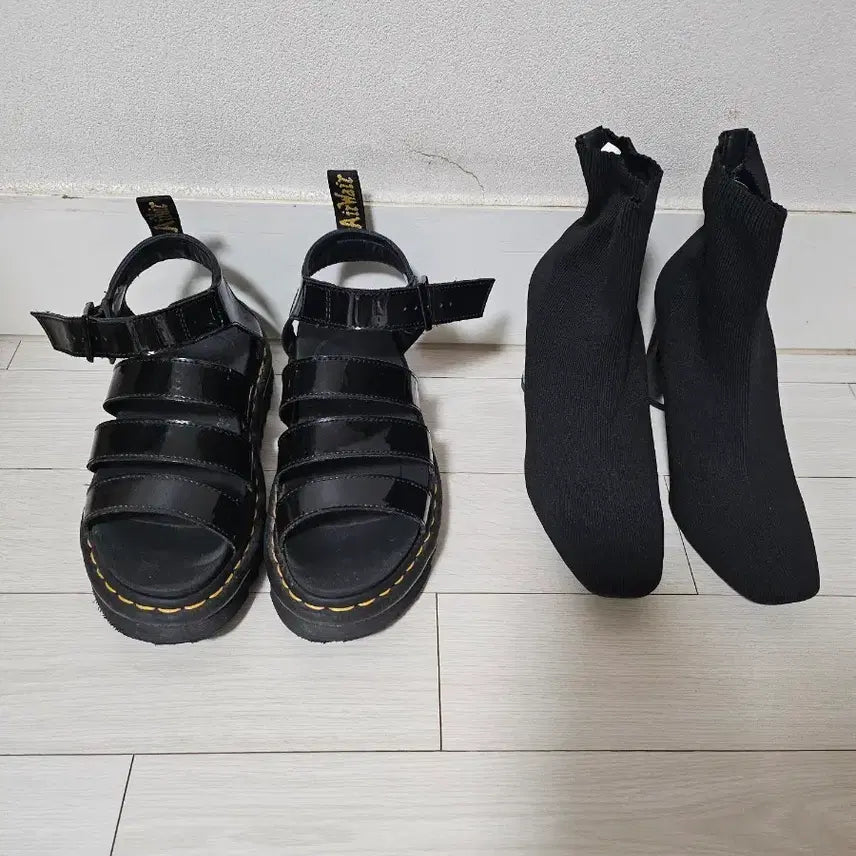 [BUNJANG] Dr. Martens Patent Leather Sandals Size 7 / 닥터마틴 에나멜 샌들 7사이즈