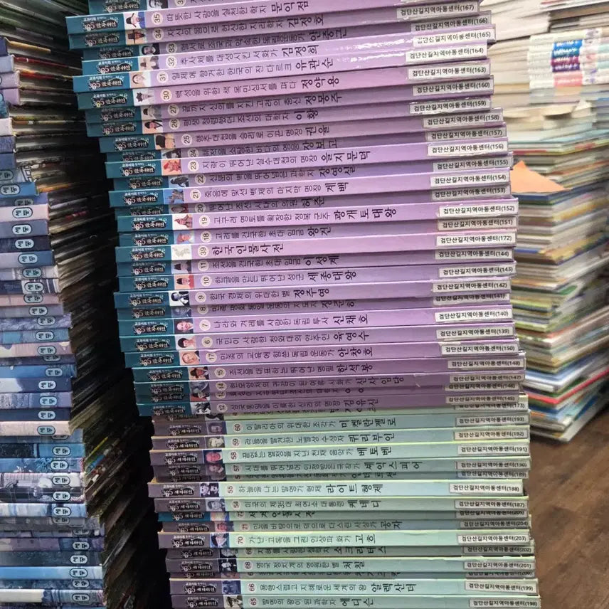 [BUNJANG] 365 Great Figures of Sejong 72-Volume Set Children's Book / 교과서와 함께하는 초등학생을 위한 365 위인전기 세종 72권 세트 어린이책 중고책
