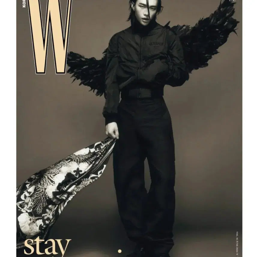 [BUNJANG] Stray Kids Hyunjin Vogue Korea Magazine June 2024 Issue / 스트레이키즈 현진 표지 잡지