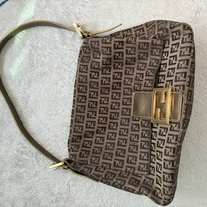 [BUNJANG] Fendi Zucca Mamma Baguette Shoulder Bag / 펜디 주카 맘마FF숄더백