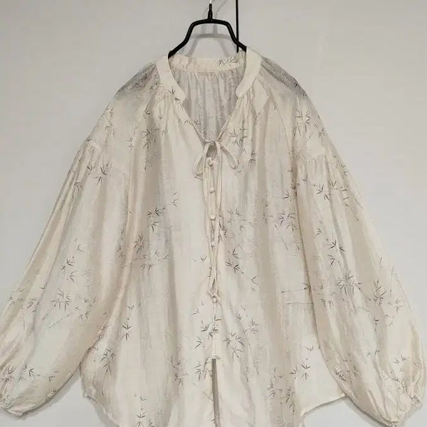 [BUNJANG] Ivory Balloon Sleeve Blouse with Bean Buttons / 거의 새옷 아이보리 약비침 얇은원단 콩단추 벌룬소매 블라우스