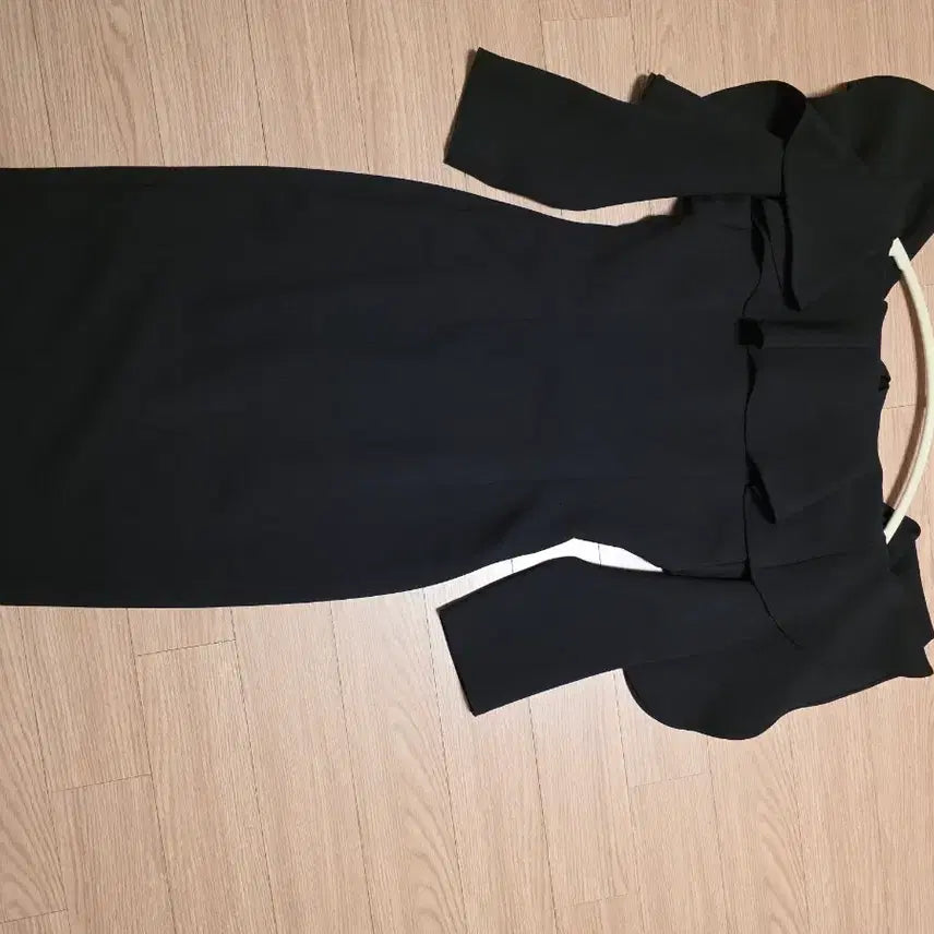 [BUNJANG] Black Frill Design Midi Dress / 블랙 프릴 디자인 원피스