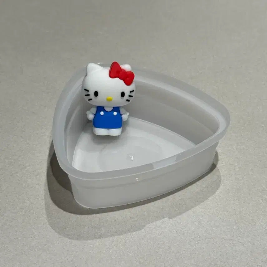 [BUNJANG] Hello Kitty Yogurt Magnet / 요즘그릭요거트 헬로키티 마그넷