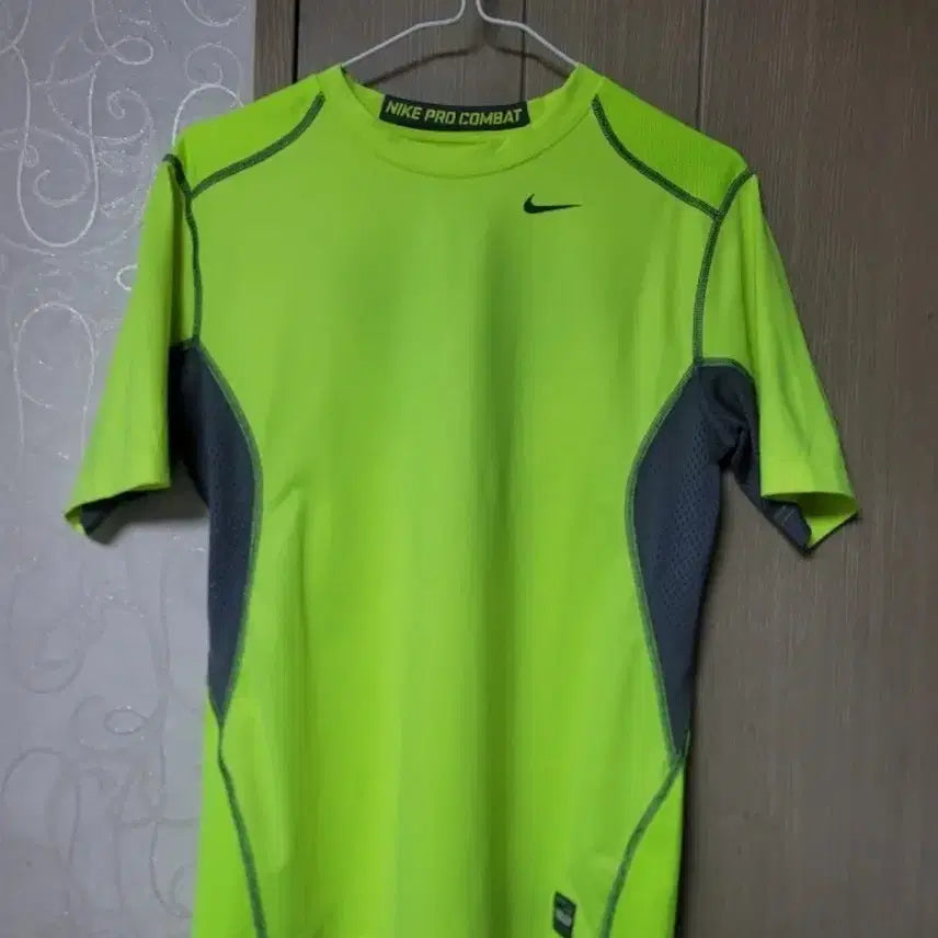 [BUNJANG] Nike Pro Combat Dri-FIT Short Sleeve T-Shirt Lime Green / 나이키 프로 컴뱃 기능성반팔티
