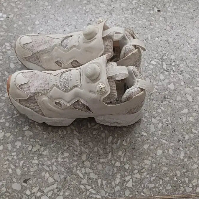 [BUNJANG] Reebok Instapump Running Shoes Size 230 / 리복인스타펌푸230싸이즈