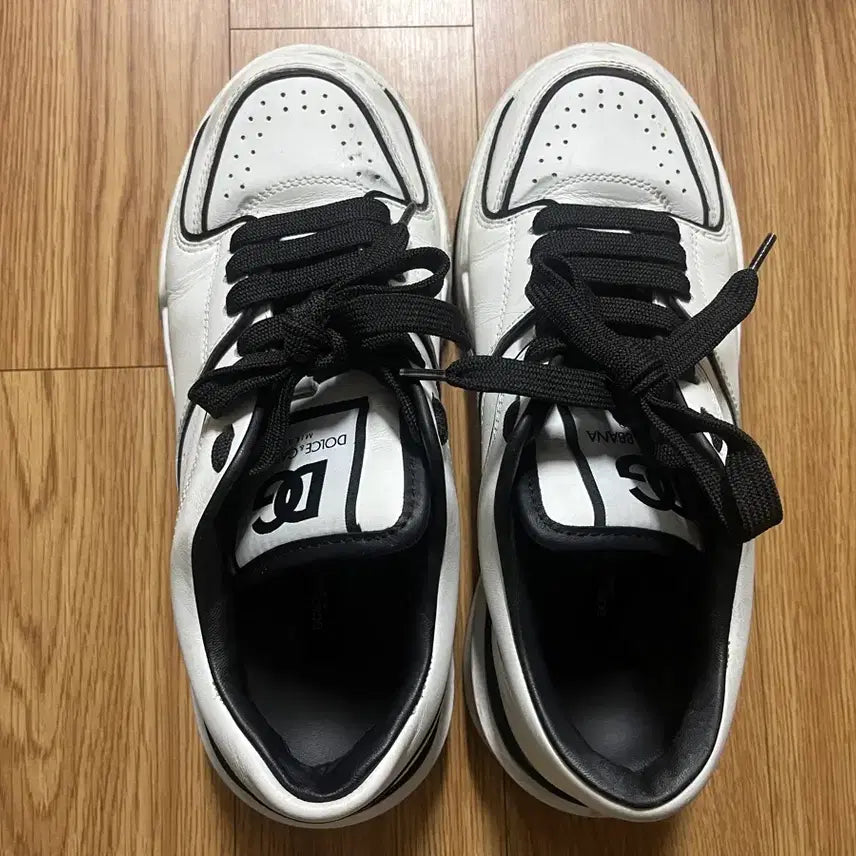 [BUNJANG] Dolce & Gabbana White Black Logo Detail Sneakers / 돌체앤가바나 스니커즈 화이트 블랙