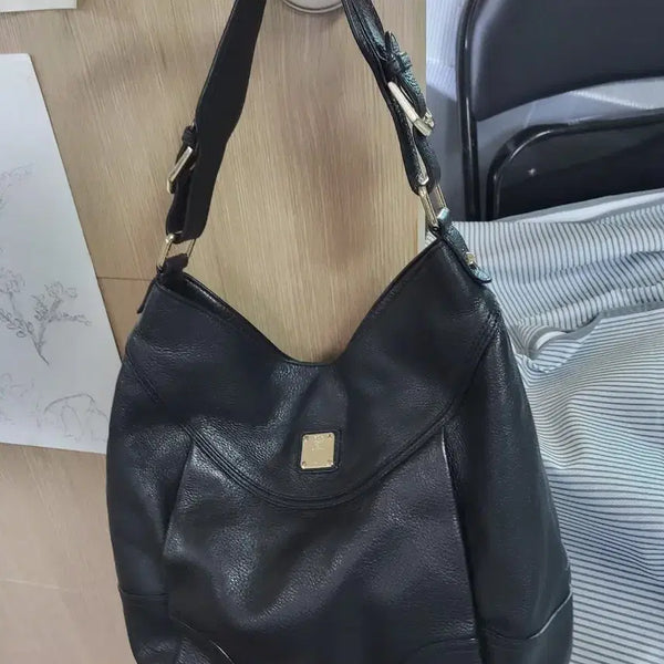 [BUNJANG] MCM Leather Shoulder Bag / 엠씨엠 가방 성주택 있어요