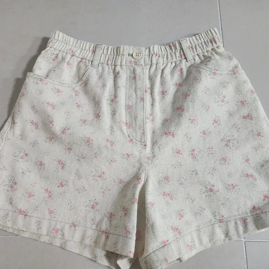 [BUNJANG] Thursday Island Floral Pattern Shorts (Size S) / 써스데이아일랜드 반바지 S