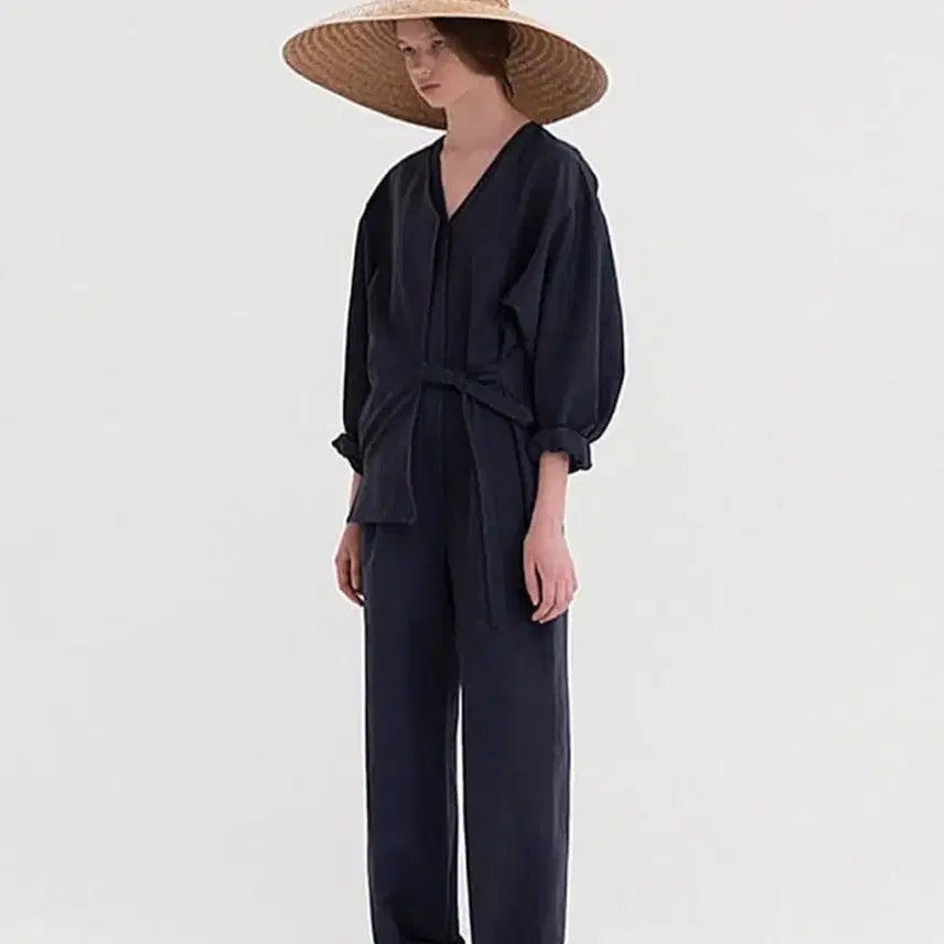 [BUNJANG] Les Septembre 18ss Resort Linen Jumpsuit Navy / 르셉템버 르17 은뽕뽕 점프수트 리조트 린넨 네이비 여행룩 휴가룩 점프슈트