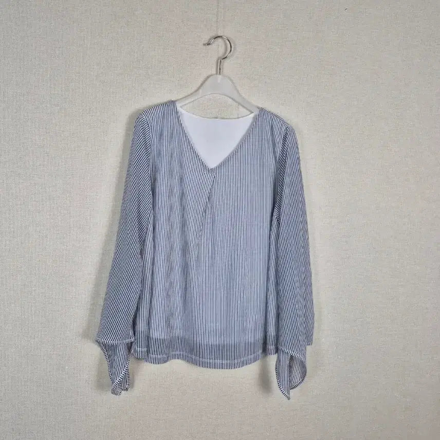 [BUNJANG] Striped V-Neck Ribbon Sleeve Blouse / (#66,77추천/택X새상품)스트라이프 브이넥 소매리본 블라우스