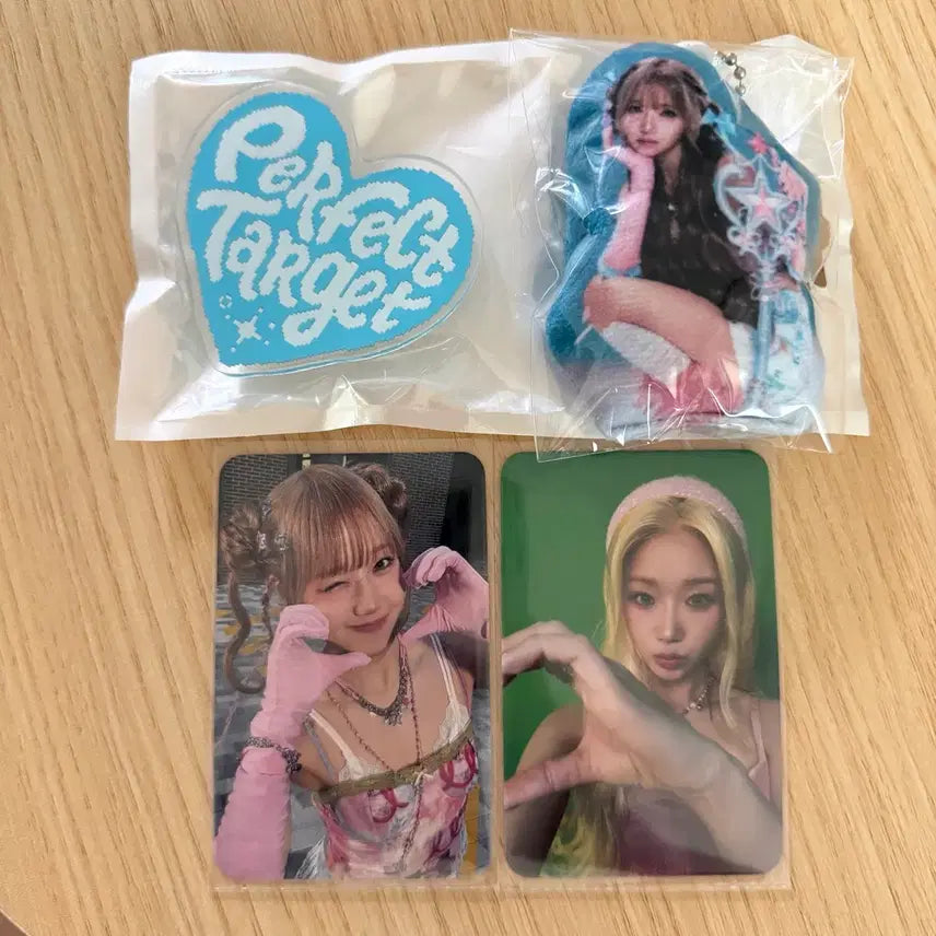 [BUNJANG] Choi Yoo-jung Studio Photocard Grip Tok & Cushion Keyring Set / 최유정 공방 포카 그립톡 키링 세트