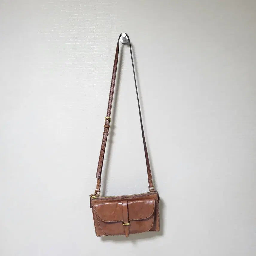 [BUNJANG] Fossil Brown Leather Crossbody Bag / FOSSIL 브라운 가죽 크로스백